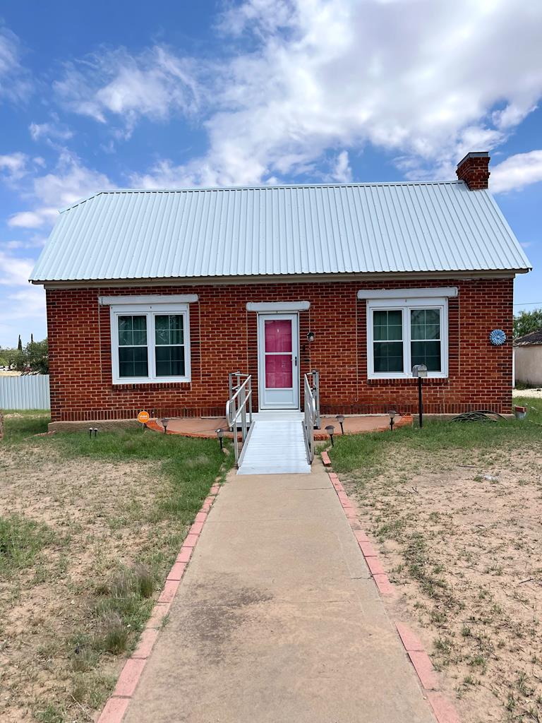 501 E 15th St, Big Spring, Texas image 1