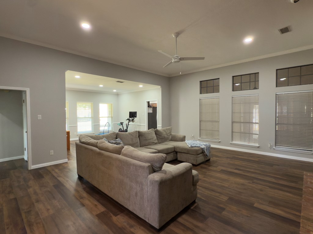 3612 Oakridge Dr, Midland, Texas image 5