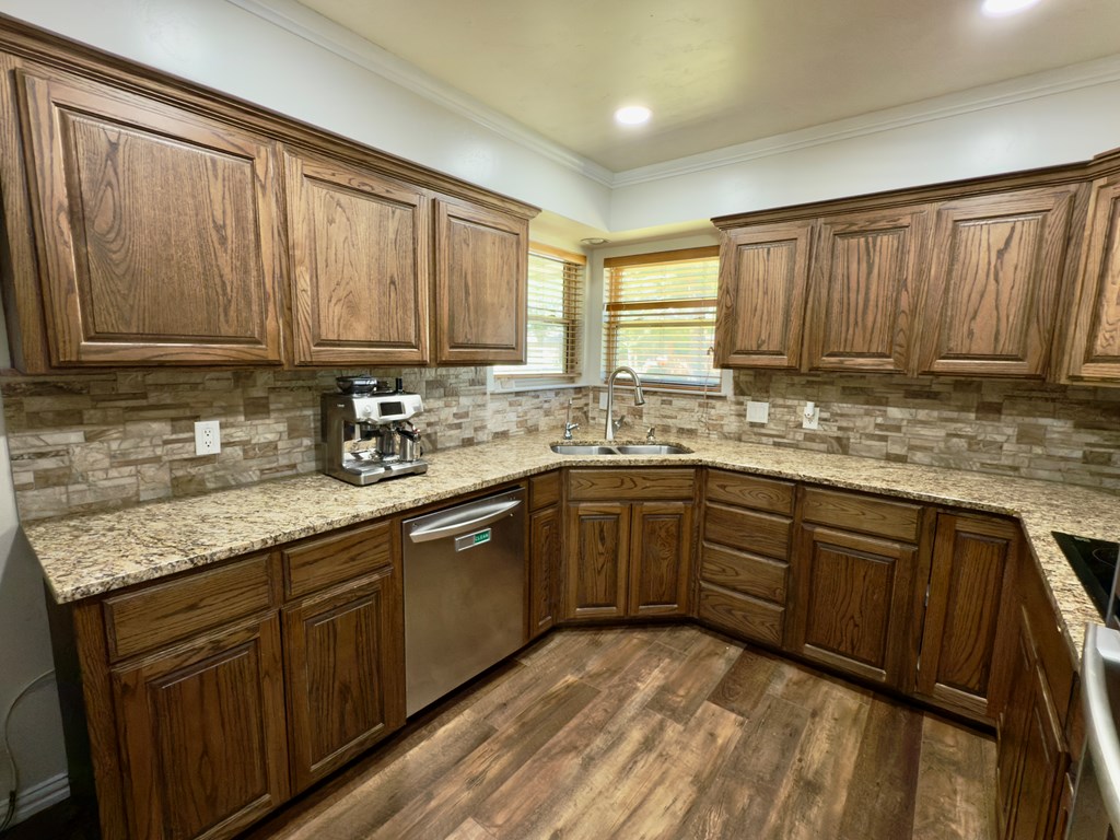 3612 Oakridge Dr, Midland, Texas image 9