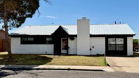 Homes For Sale - 2724 E 11th St<br/> Odessa, TX 79761