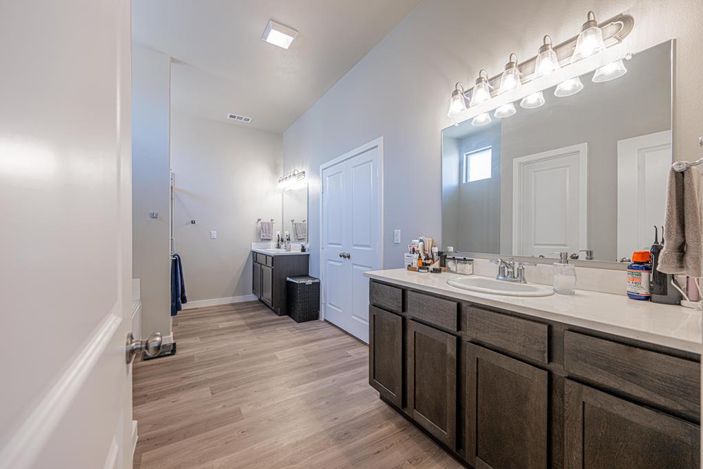 6803 Leather Ln, Midland, Texas image 15