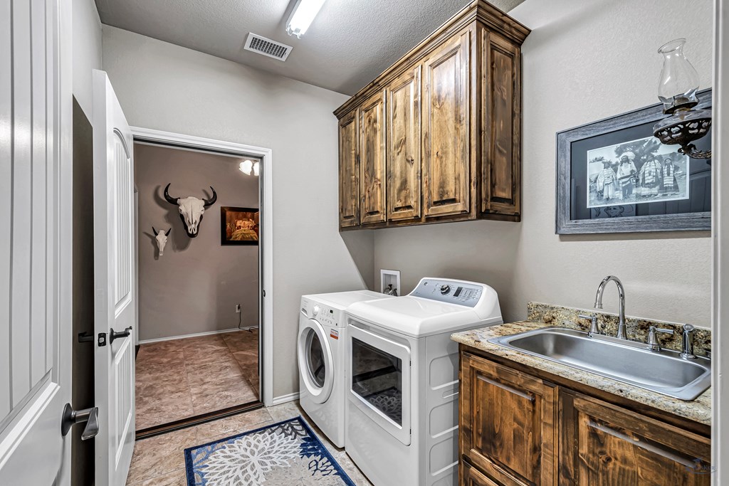 908 Trinidad Place, Midland, Texas image 2