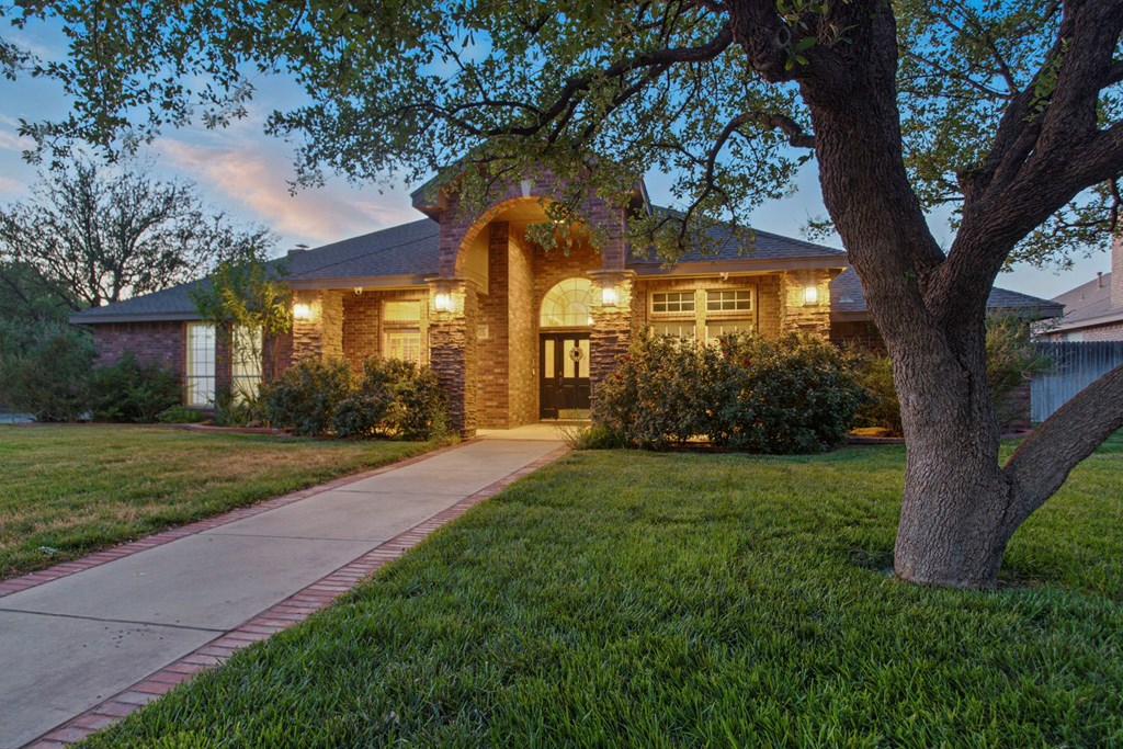 4116 Baybrook Dr, Midland, Texas image 2