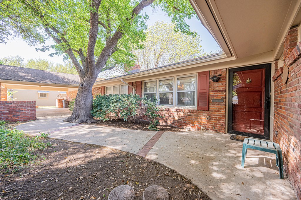 2101 Oaklawn Dr, Midland, Texas image 2
