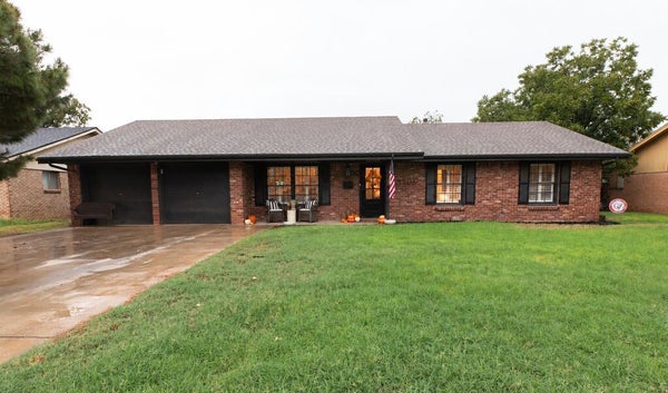 3406 SINCLAIR AVE, MIDLAND, TX 79707 - Image dd59f3f2fb8c10e19e3ab7d3ce1f7623/3357674032