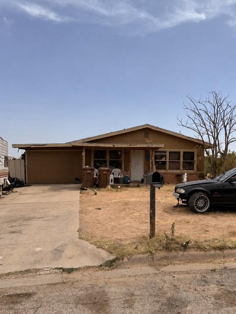 Homes For Sale - 615 Steakley St<br/> Big Spring, TX 79720
