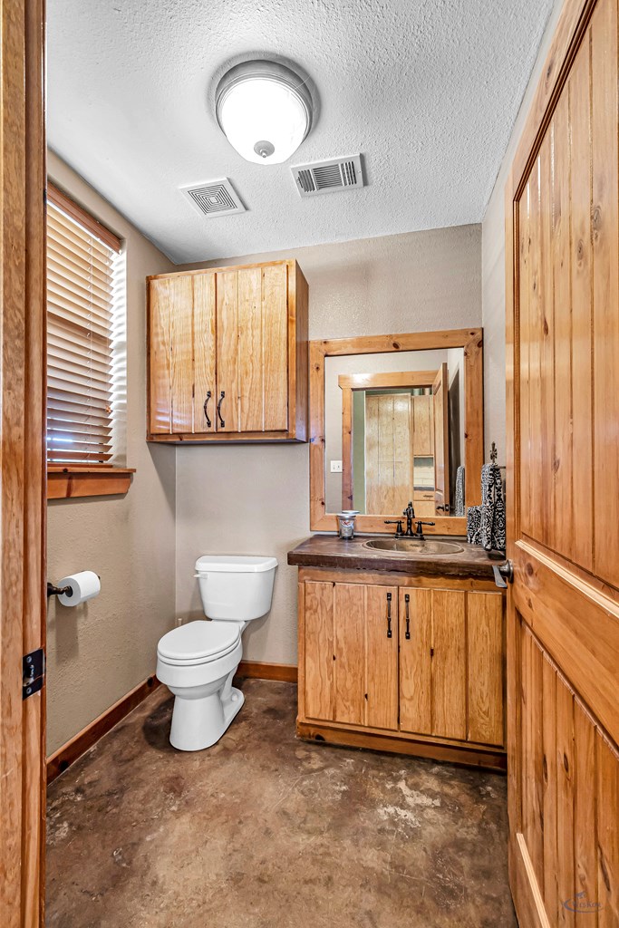 10500 E County Rd 90, Midland, Texas image 30