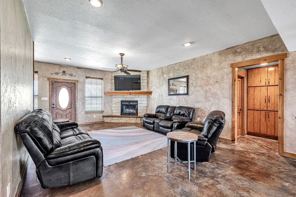 10500 E County Rd 90, Midland, Texas image 15