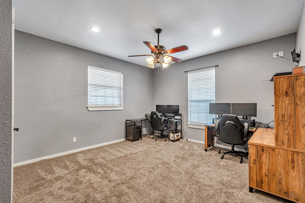 10500 E County Rd 90, Midland, Texas image 32