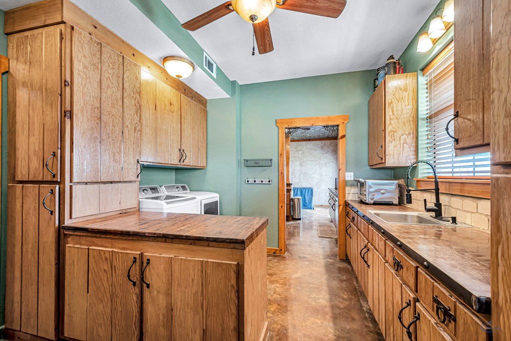 10500 E County Rd 90, Midland, Texas image 27