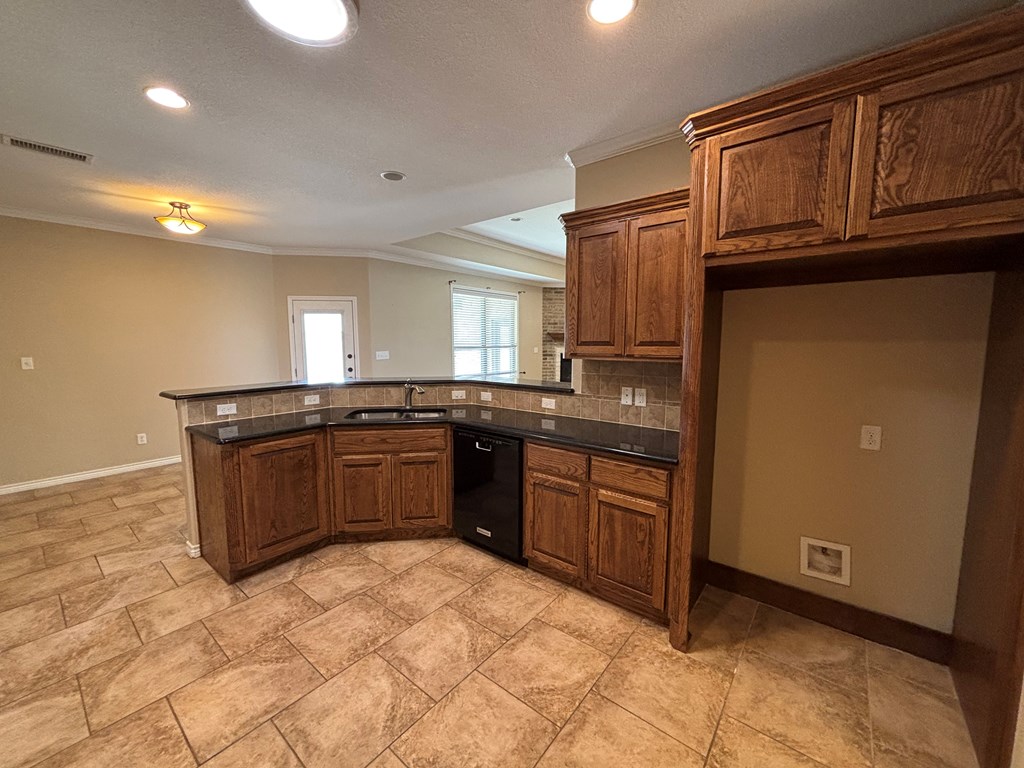4304 San Pedro Court, Midland, Texas image 7