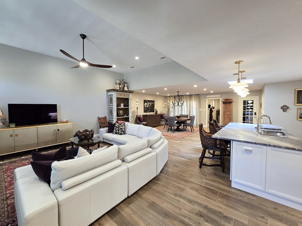 1909 N D St, Midland, Texas image 2