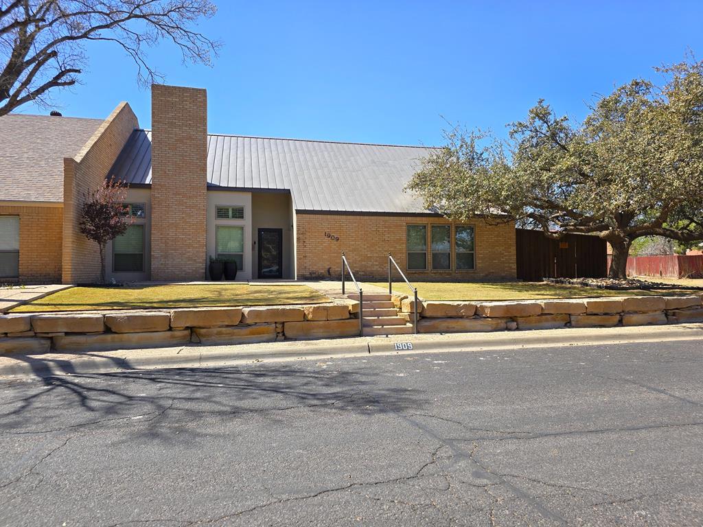 1909 N D St, Midland, Texas image 1