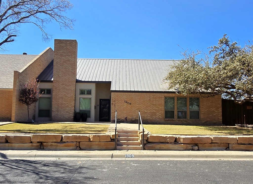 1909 N D St, Midland, Texas image 27