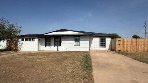 Homes For Sale - 601 Spraberry Dr<br/> Midland County, Midland, TX 79703