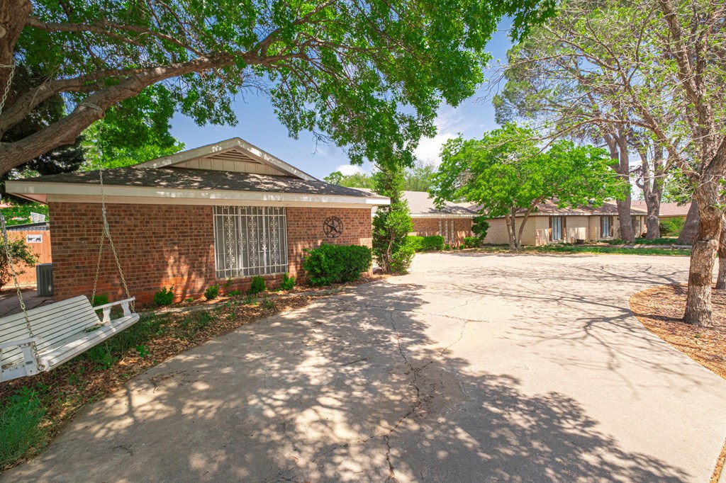 4317 Springbrook Dr, Odessa, Texas image 2