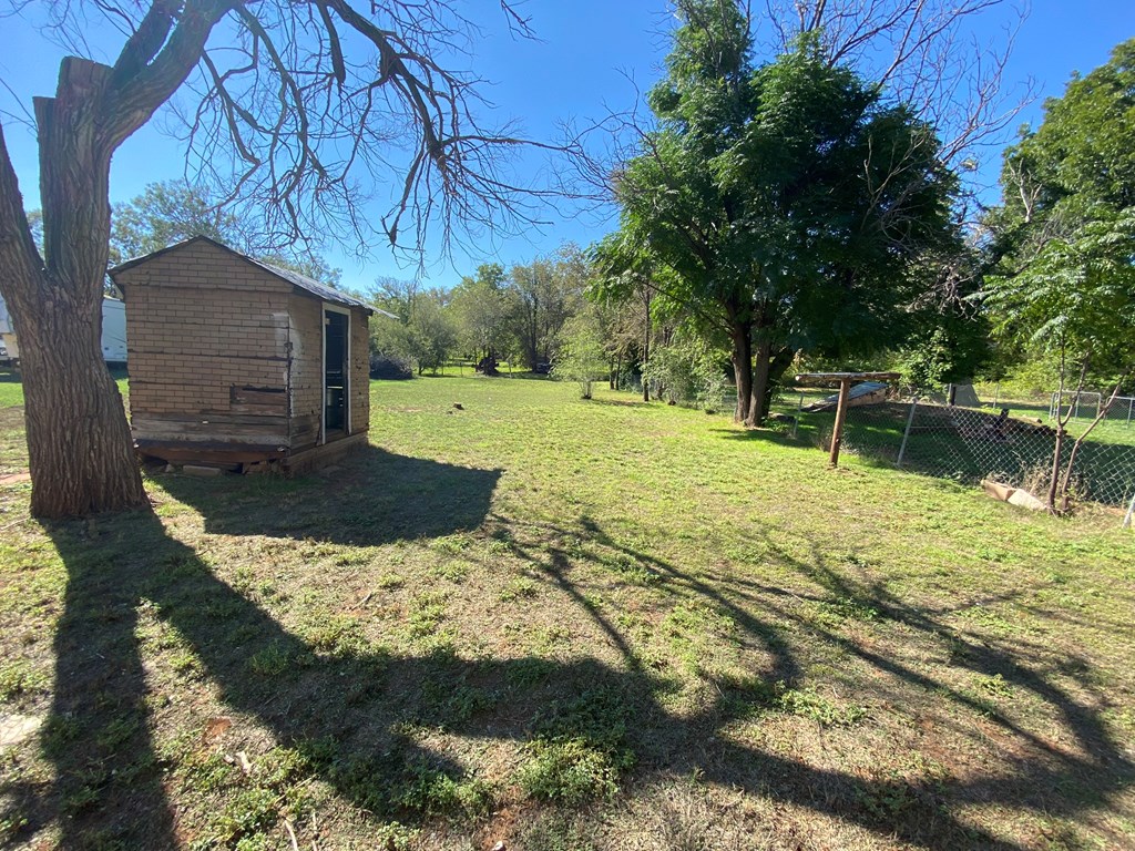 809 W 3rd St, Sweetwater, Texas image 9