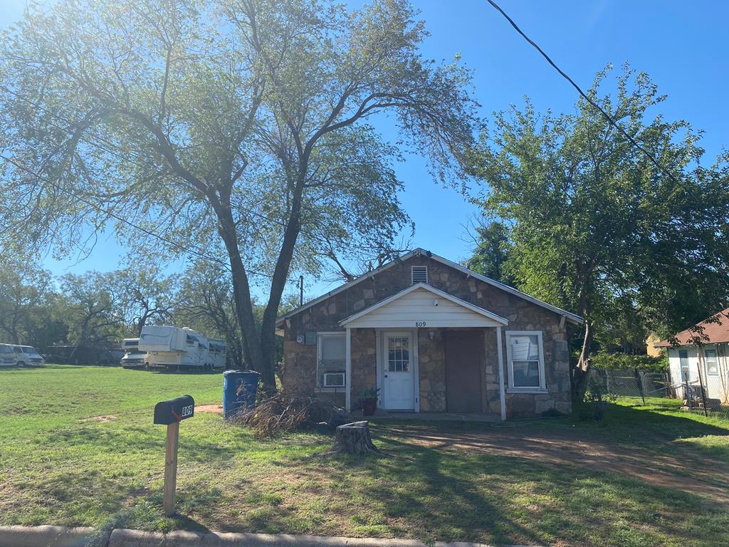 809 W 3rd St, Sweetwater, Texas image 1