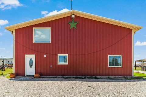 Homes For Sale - 366 County Rd 307<br/> Gaines County, Seminole, TX 79360