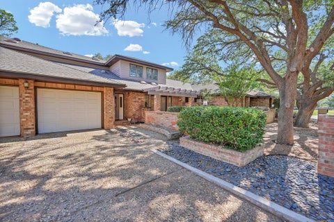 Townhouse For Sale - 4802 Oakwood Court<br/> Midland County, Midland, TX 79707