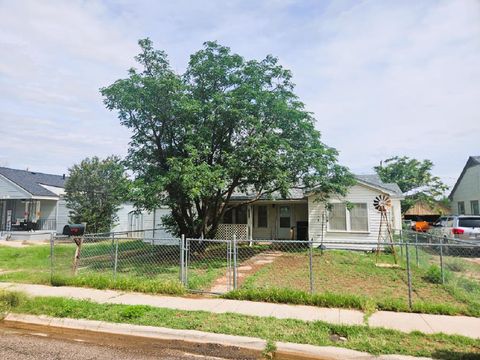 Homes For Sale - 205 Jefferson St<br/> Big Spring, TX 79720