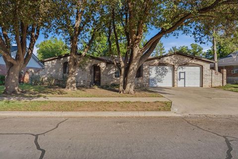 Homes For Sale - 3215 Camarie Ave<br/> Midland, TX 79705