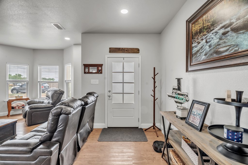 602 Frank Davis Ave, Coahoma, Texas image 2