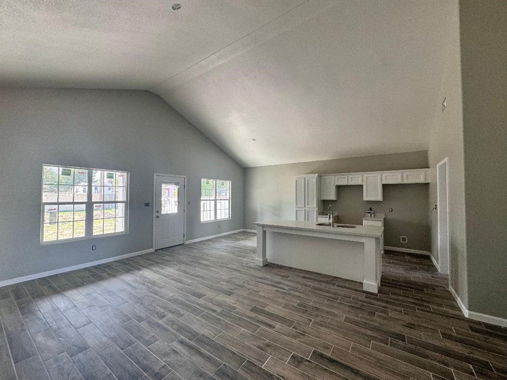2006 S Normandy Lane, Pecos, Texas image 2