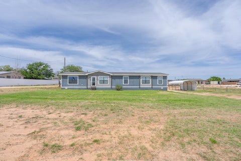 Mobile Home For Sale - 11815 E County Rd 120<br/> Midland, TX 79706