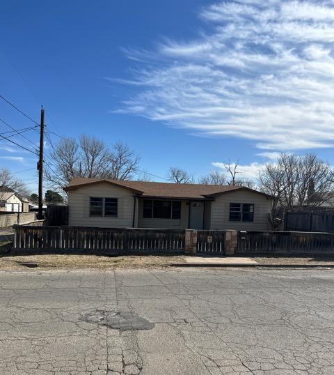 1407 Owens, Big Spring, Texas image 1