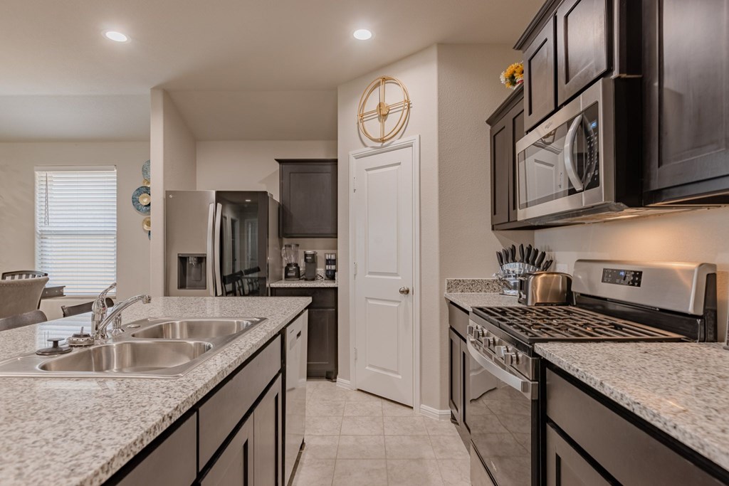 8217 E County Rd 114, Midland, Texas image 3