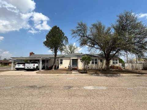 Homes For Sale - 1304 W Division St<br/> Pecos County, Fort Stockton, TX 79735