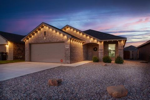 Homes For Sale - 6714 Lonesome Dove Ln<br/> Midland, TX 79705