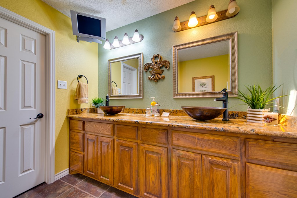 1002 Godfrey St, Midland, Texas image 24