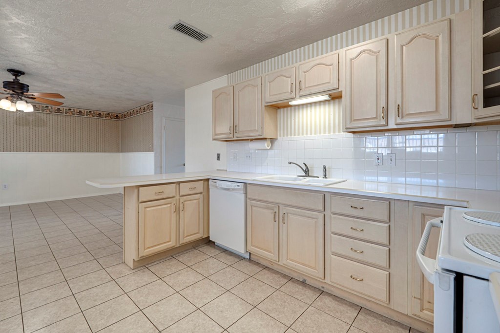 3813 E Everglade Ave, Odessa, Texas image 6