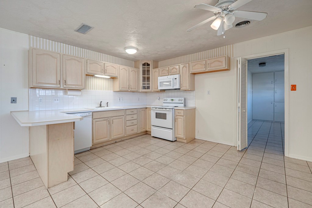 3813 E Everglade Ave, Odessa, Texas image 5