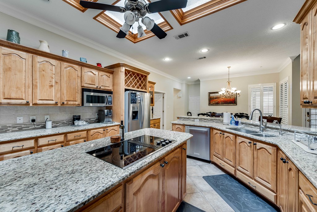 2106 Deeanna Lane, Midland, Texas image 7