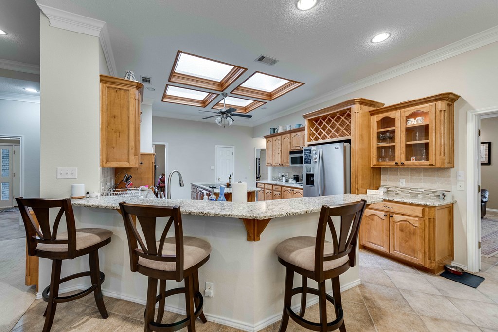 2106 Deeanna Lane, Midland, Texas image 6