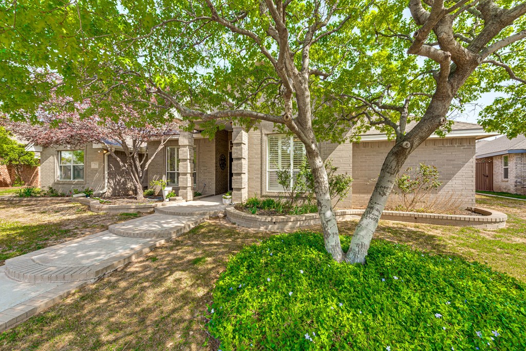 2106 Deeanna Lane, Midland, Texas image 3