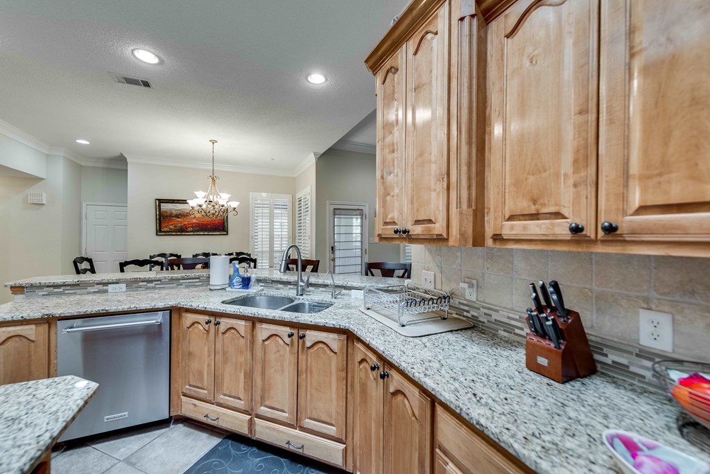 2106 Deeanna Lane, Midland, Texas image 8