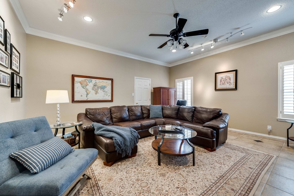 2106 Deeanna Lane, Midland, Texas image 11