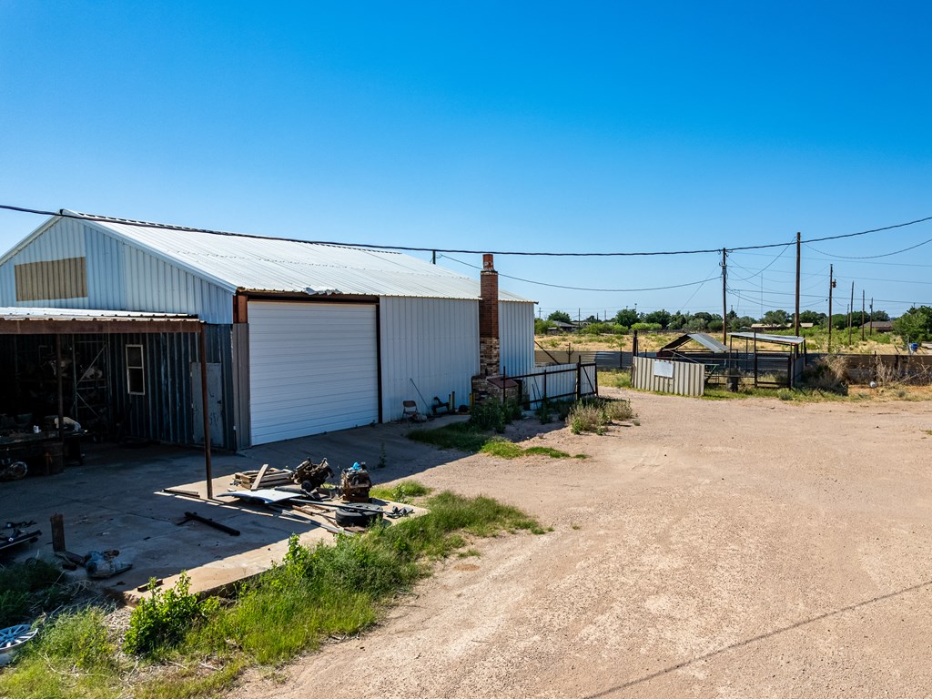 402 E County Rd 132, Midland, Texas image 7