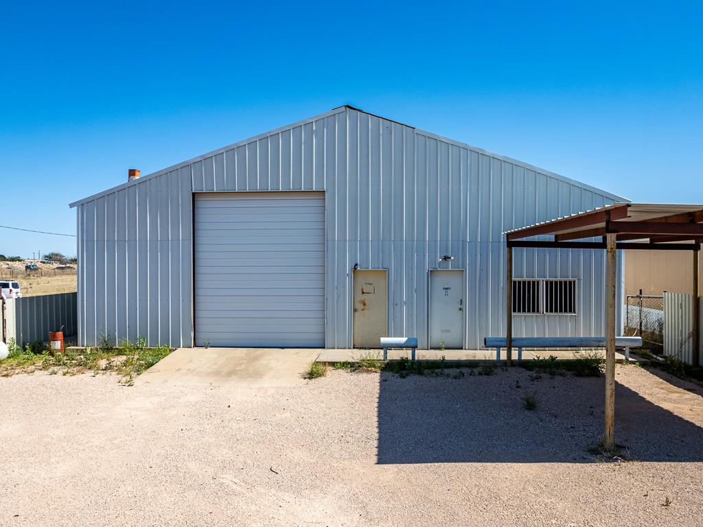 402 E County Rd 132, Midland, Texas image 1