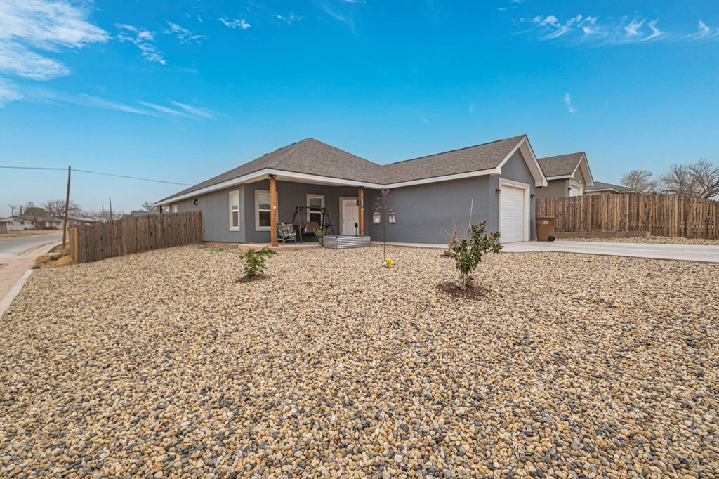 1404 Marijo, Big Spring, Texas image 4