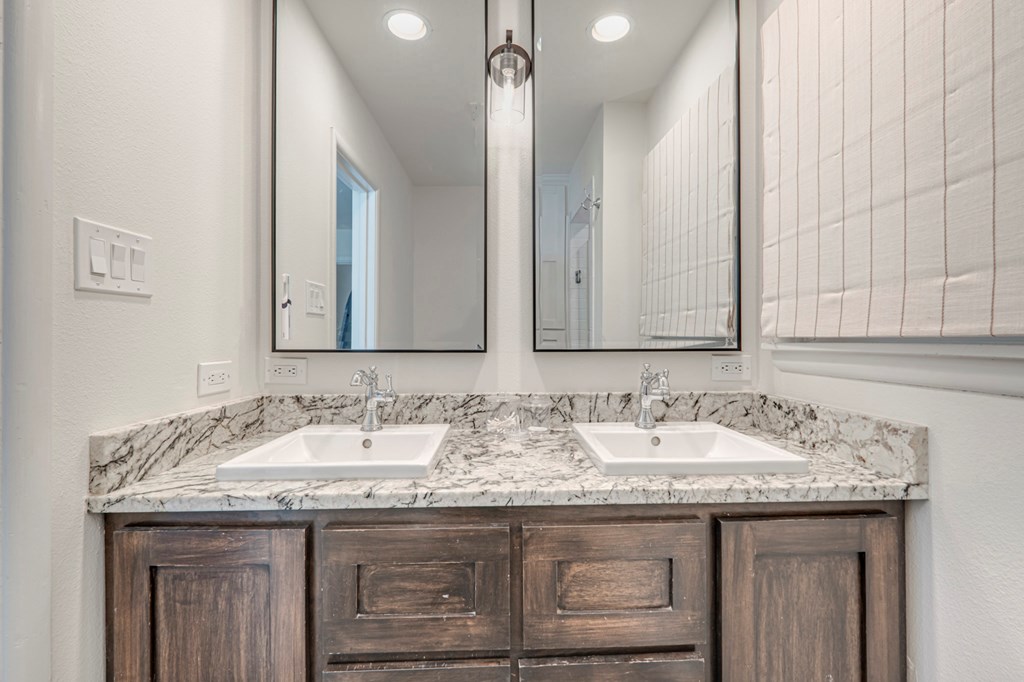2602 N L St, Midland, Texas image 24