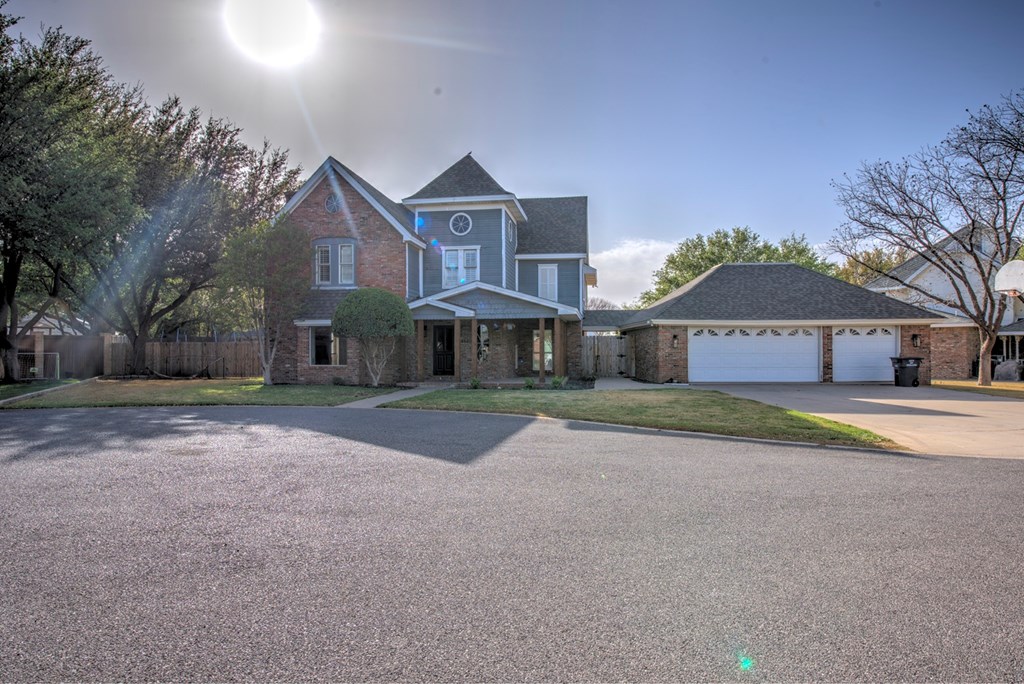 4452 Dogwood Ct, Midland, Texas image 2