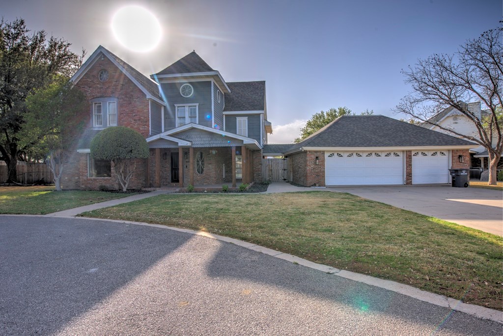 4452 Dogwood Ct, Midland, Texas image 3