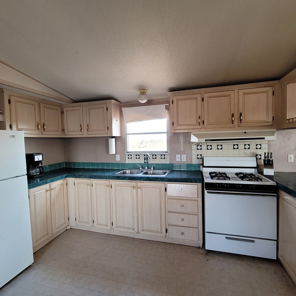 4098 W Gomez Rd, Fort Stockton, Texas image 10