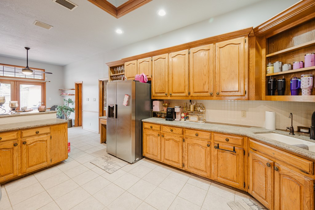 5000 Thames Court, Midland, Texas image 6