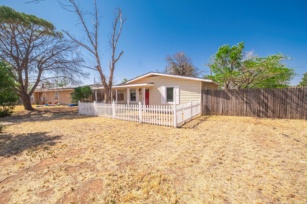 204 Spraberry Dr, Midland, Texas image 2
